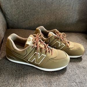 New balance 574 tan suede sneaker. Worn once.